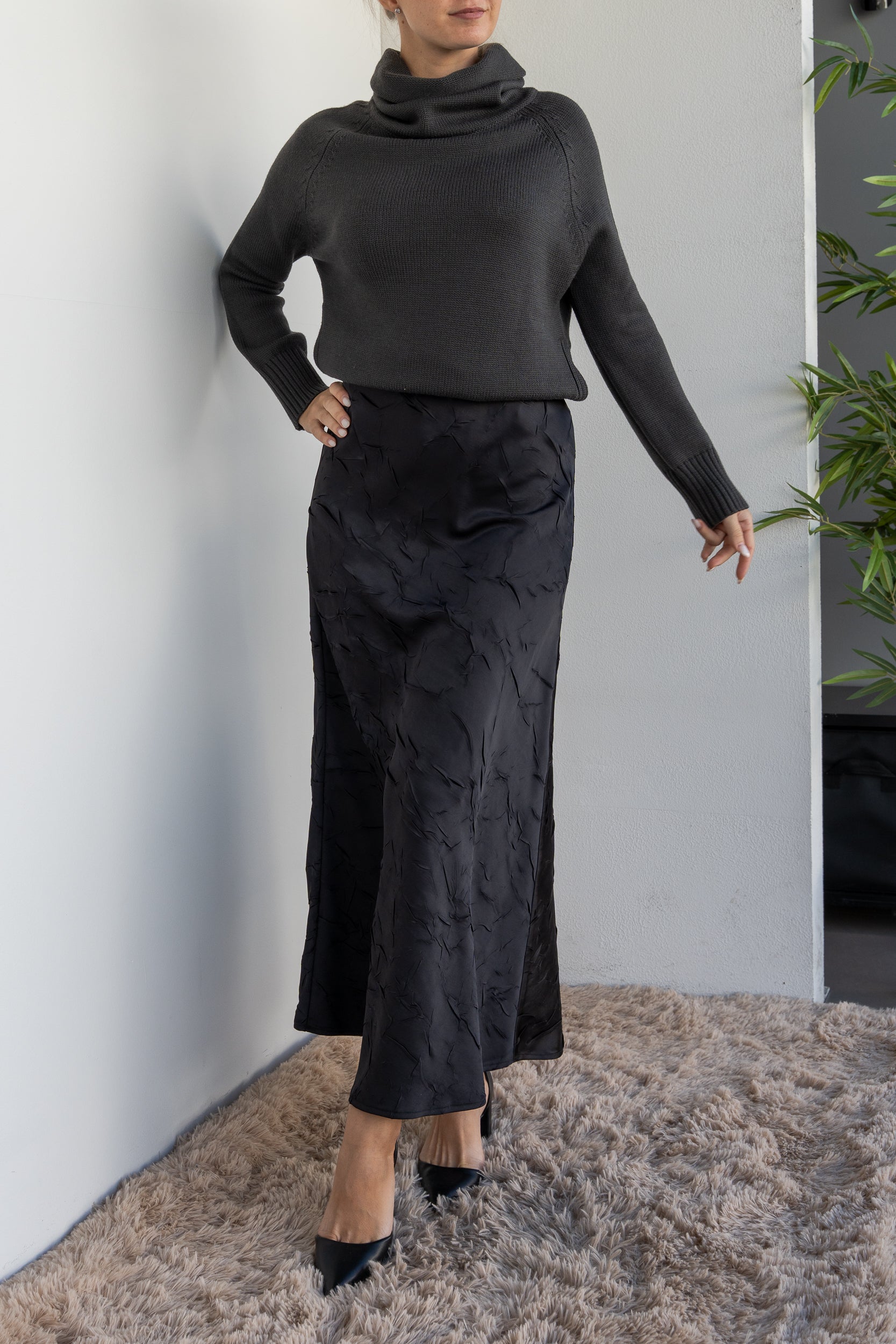 Wrinkled effect skirt