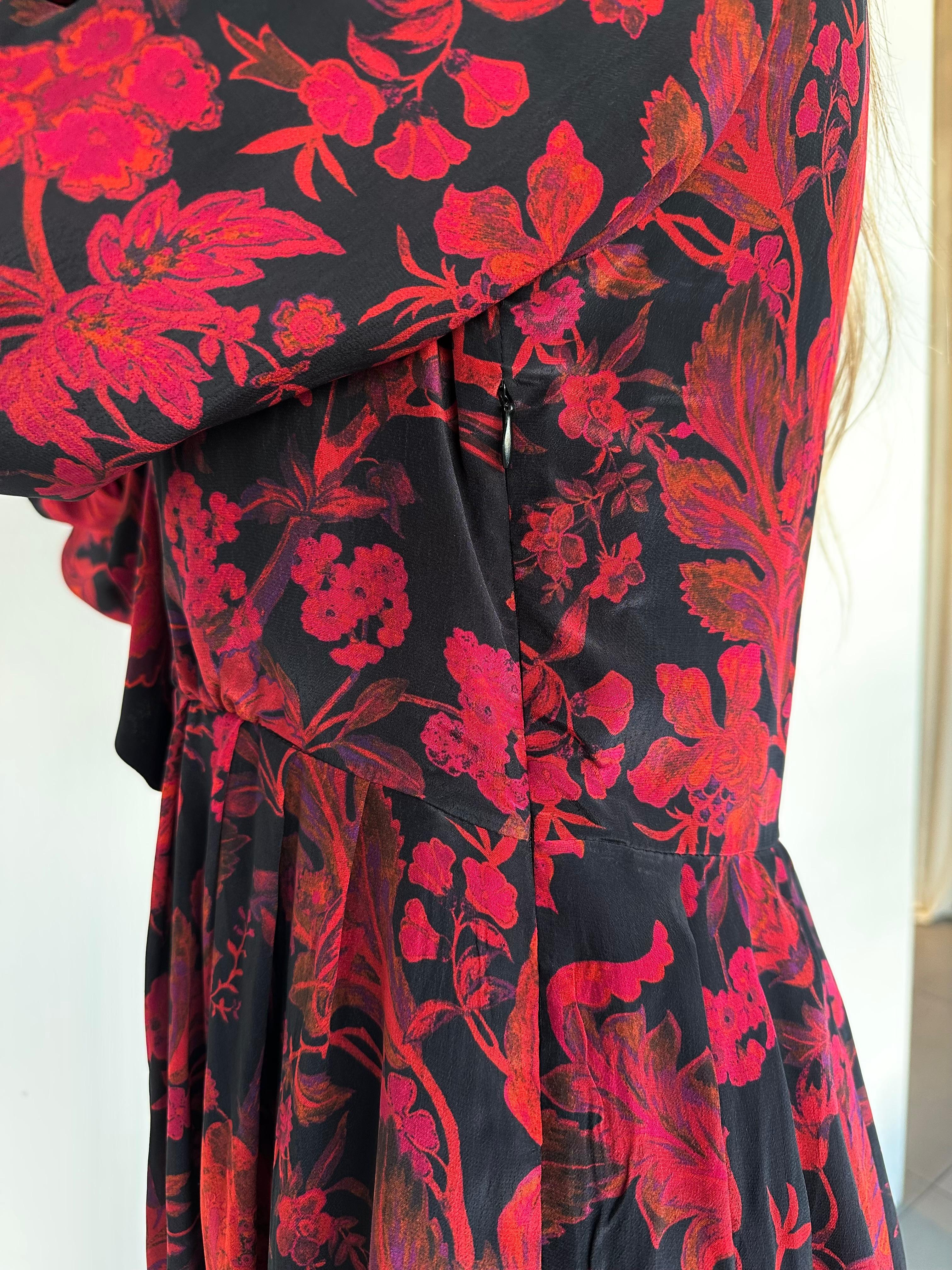 Patterned dress with lining