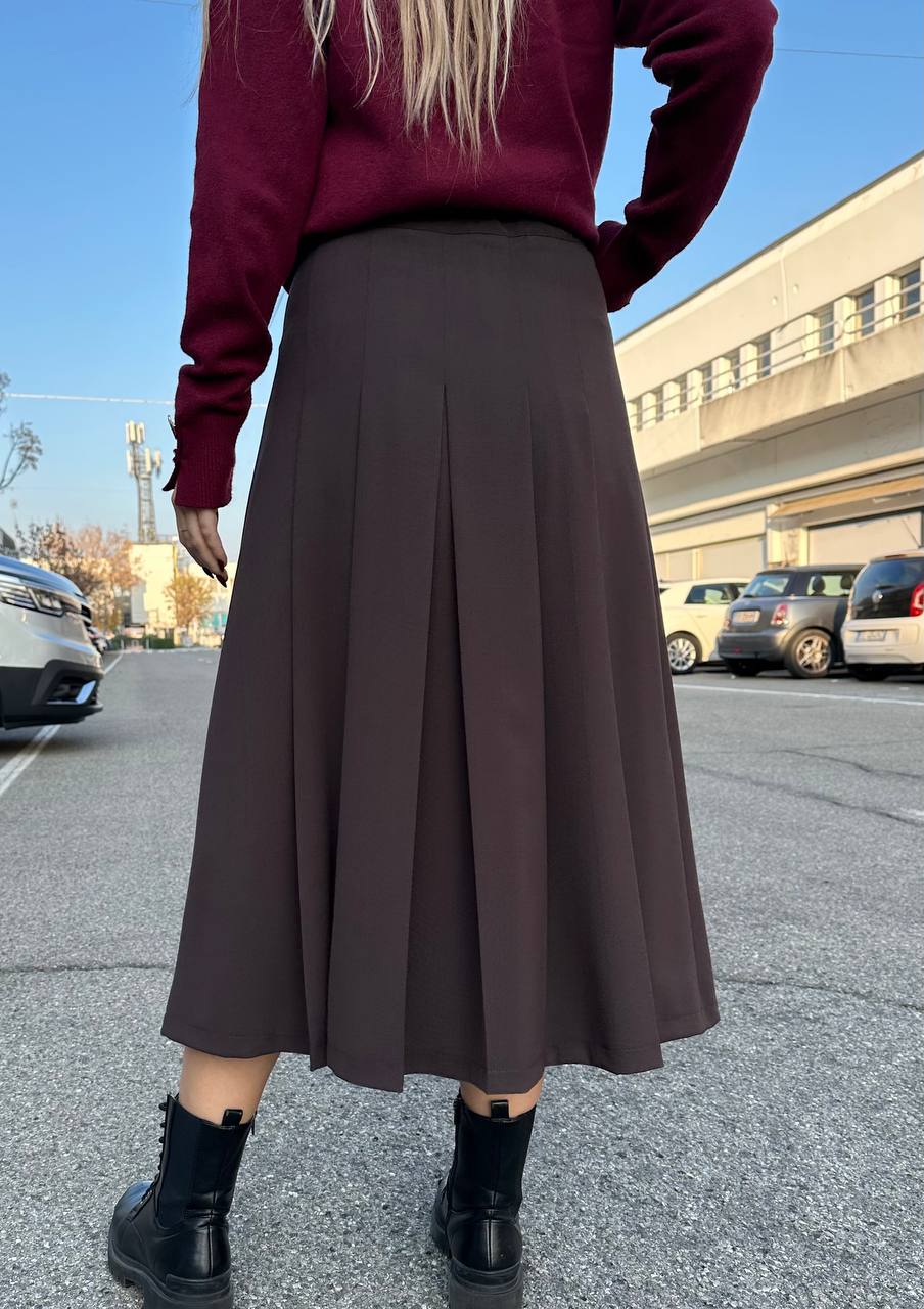 Solid color skirt